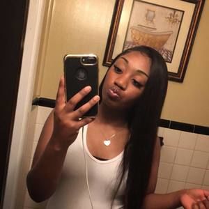 Meet your Posher, Makayla